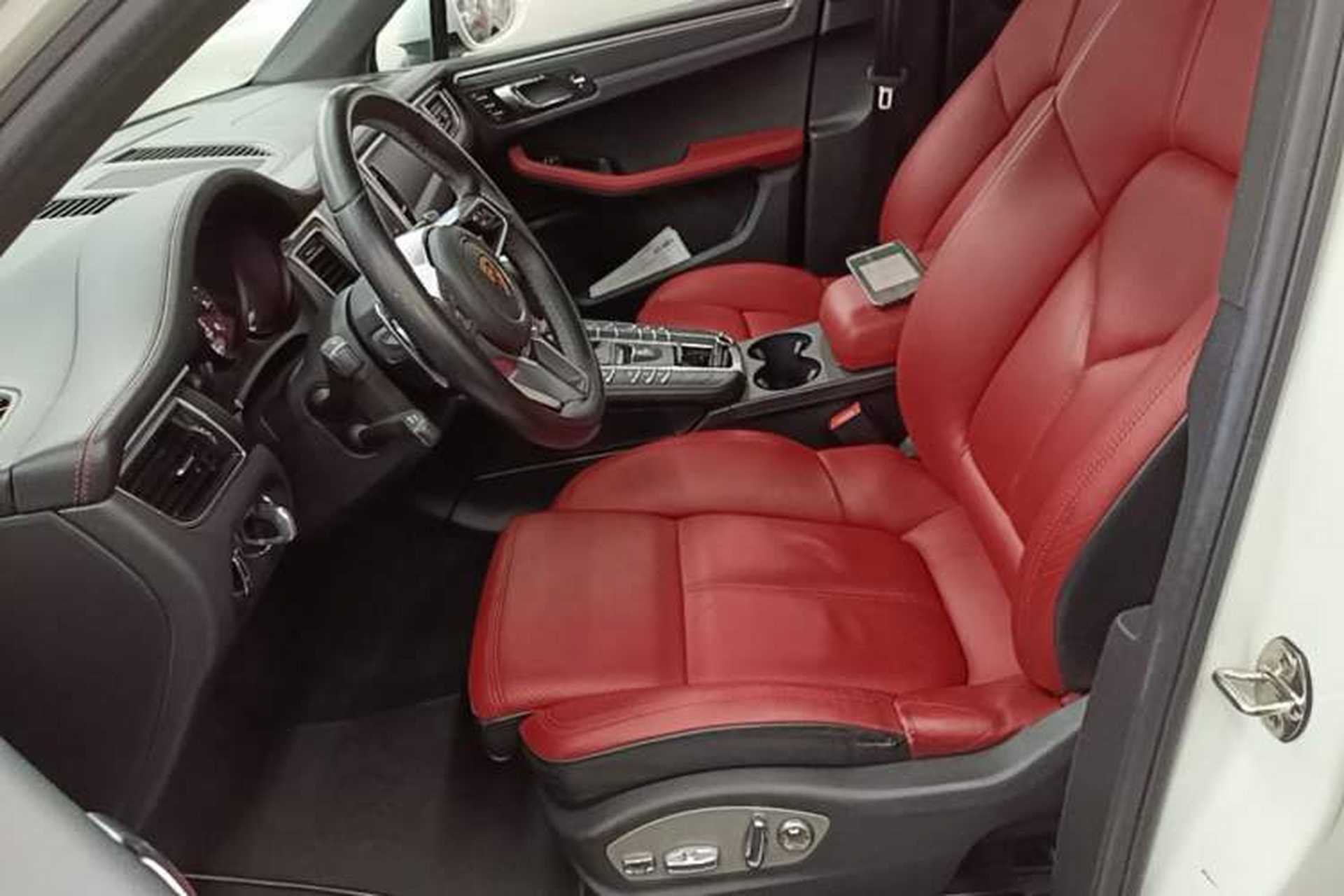 Used Porsche Macan 2017 Macan 2.0T Left Front Seat