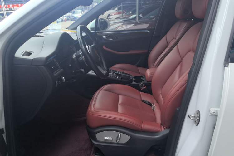 Used Porsche Macan 2017 Macan 2.0T Left Front Seat