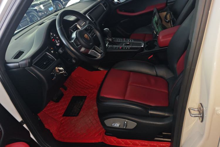 Used Porsche Macan 2017 Macan 2.0T Left Front Seat