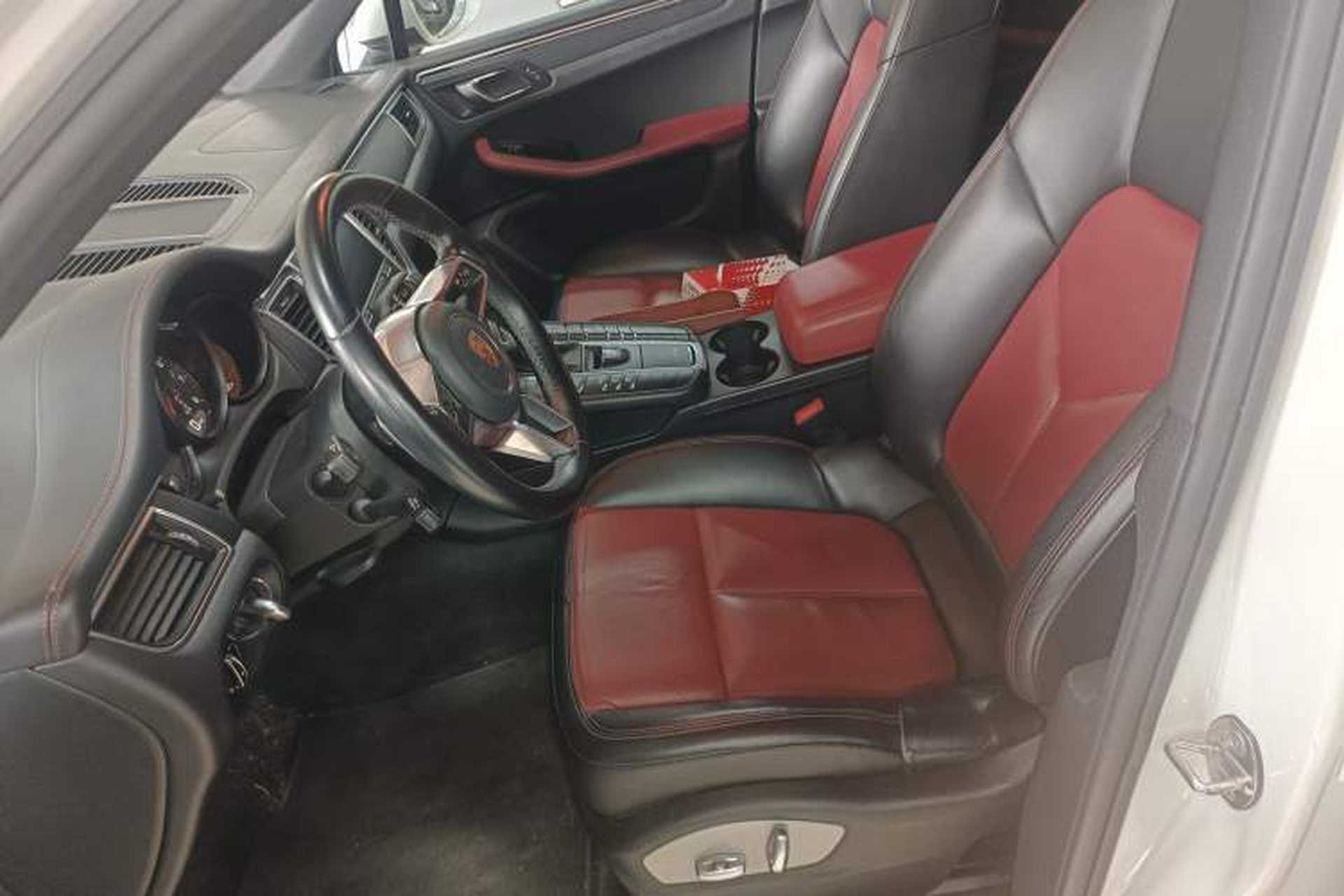 Used Porsche Macan 2017 Macan 2.0T Left Front Seat