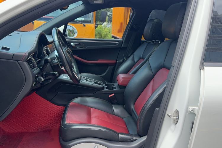 Used Porsche Macan 2017 Macan 2.0T Left Front Seat