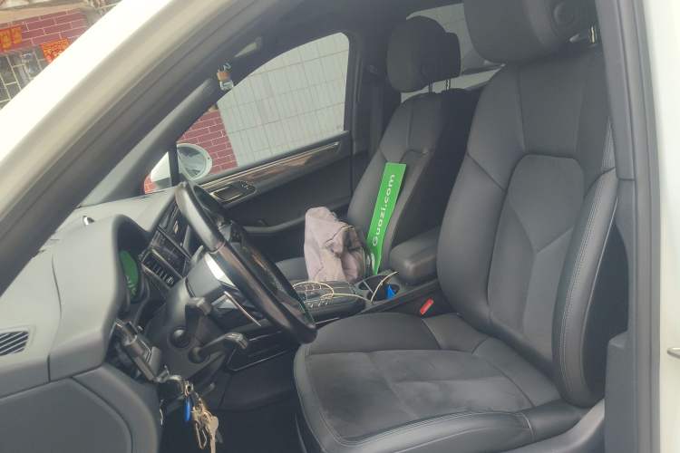 Used Porsche Macan 2017 Macan 2.0T Left Front Seat