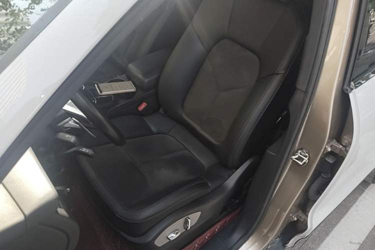 Used Porsche Macan 2017 Macan 2.0T Left Front Seat