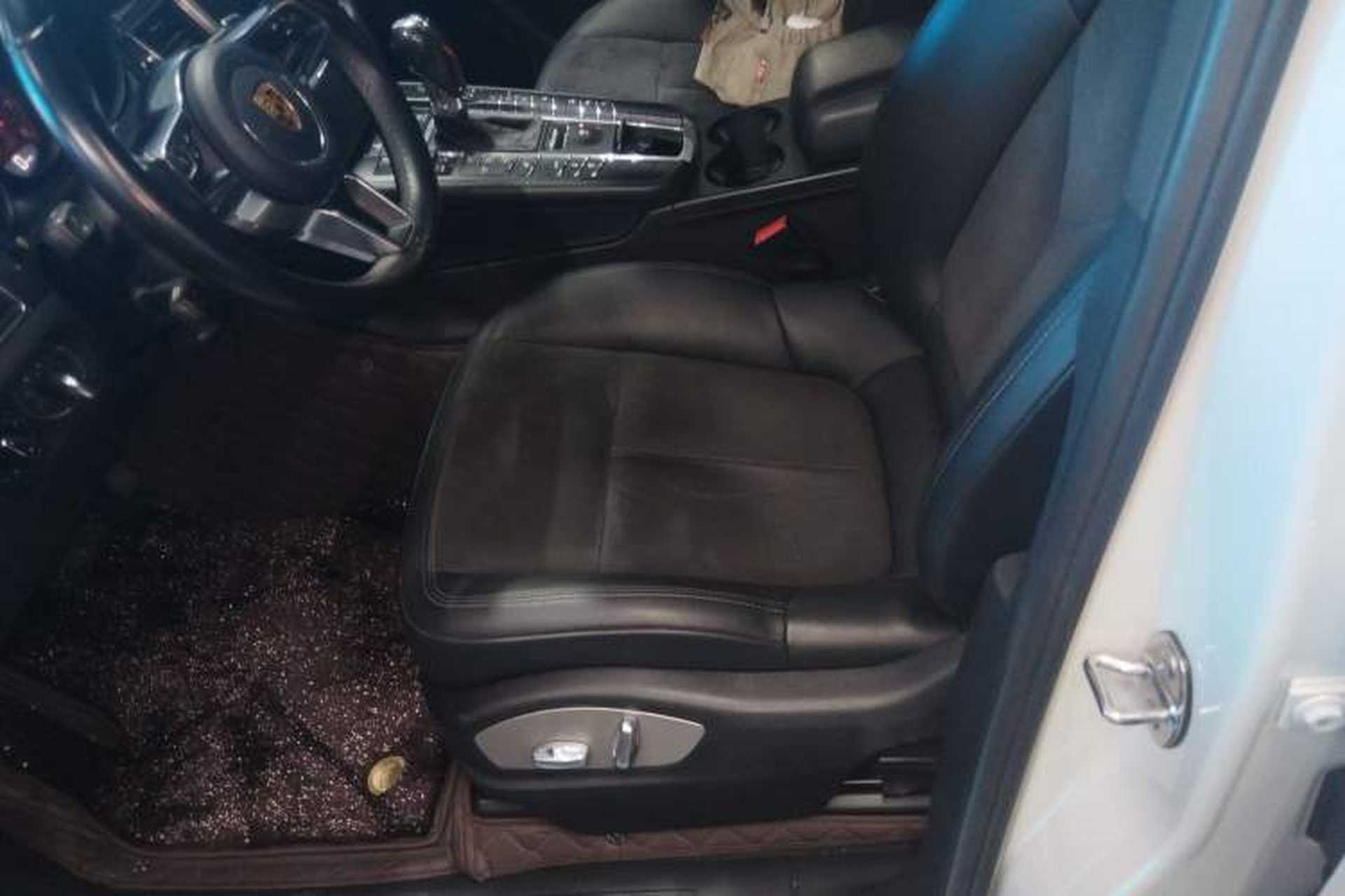 Used Porsche Macan 2017 Macan 2.0T Left Front Seat