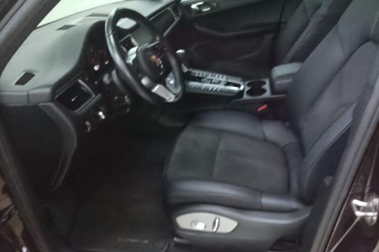 Used Porsche Macan 2017 Macan 2.0T Left Front Seat