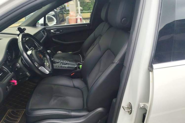Used Porsche Macan 2017 Macan 2.0T Left Front Seat