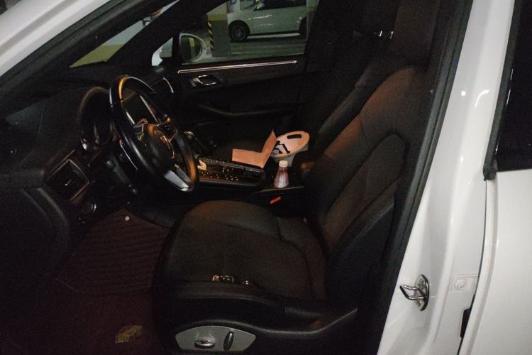 Used Porsche Macan 2017 Macan 2.0T Left Front Seat