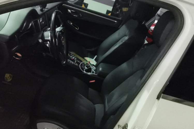 Used Porsche Macan 2017 Macan 2.0T Left Front Seat