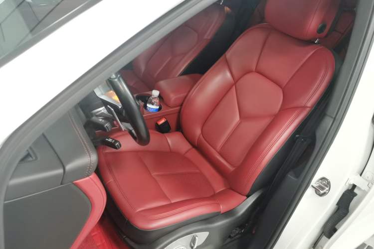 Used Porsche Macan 2017 Macan 2.0T Left Front Seat