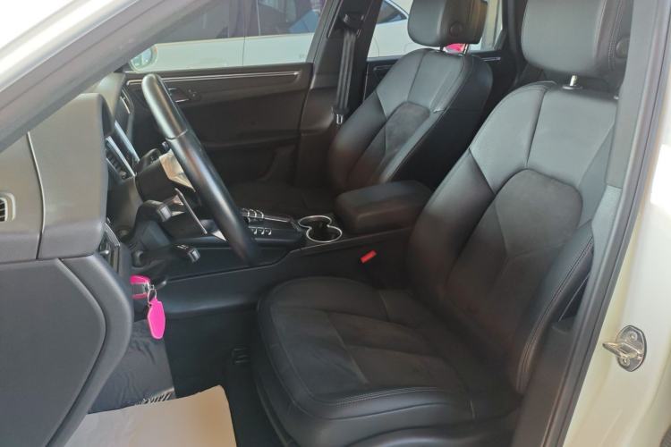 Used Porsche Macan 2017 Macan 2.0T Left Front Seat