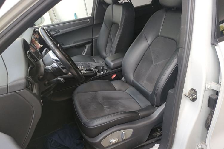 Used Porsche Macan 2017 Macan 2.0T Left Front Seat
