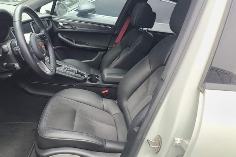 Used Porsche Macan 2017 Macan 2.0T Left Front Seat