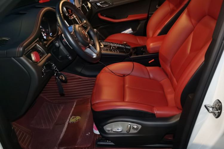 Used Porsche Macan 2017 Macan 2.0T Left Front Seat