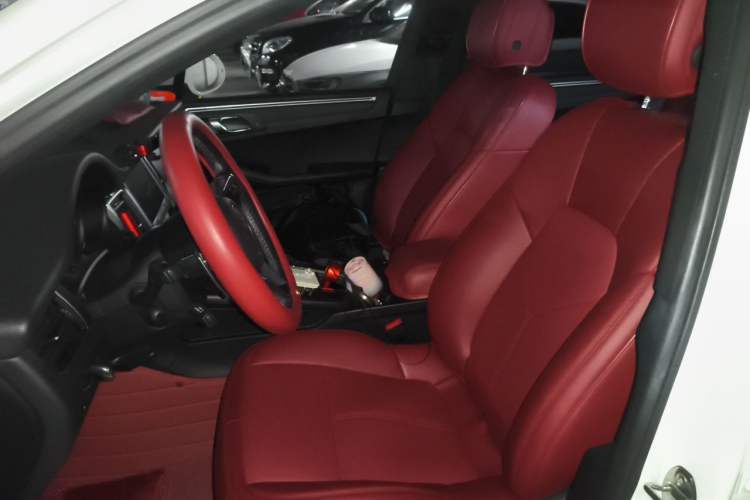 Used Porsche Macan 2017 Macan 2.0T Left Front Seat