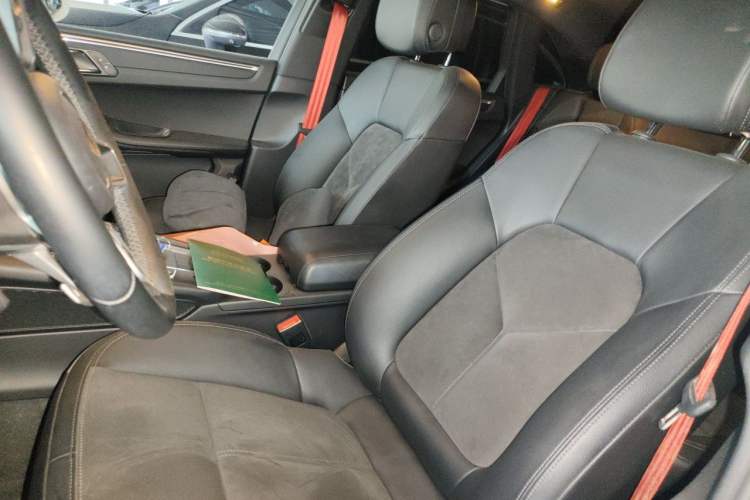 Used Porsche Macan 2017 Macan 2.0T Left Front Seat