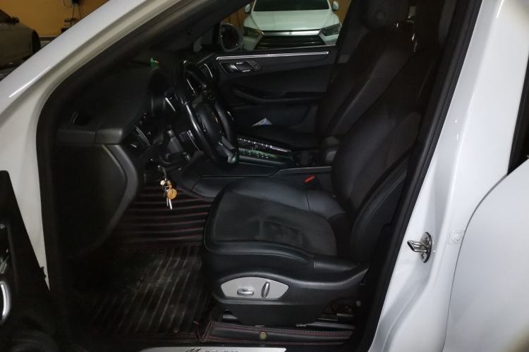 Used Porsche Macan 2017 Macan 2.0T Left Front Seat