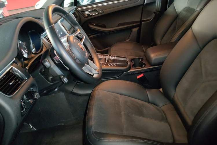 Used Porsche Macan 2017 Macan 2.0T Left Front Seat