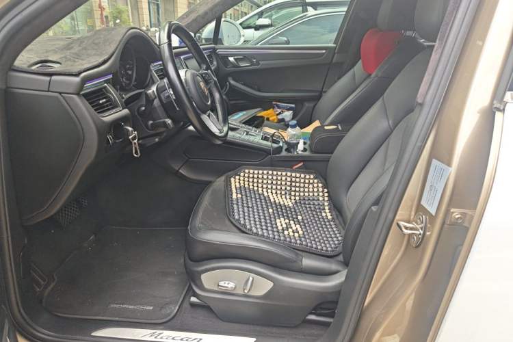 Used Porsche Macan 2017 Macan 2.0T Left Front Seat