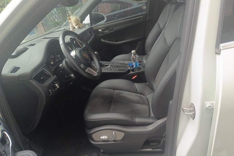 Used Porsche Macan 2017 Macan 2.0T Left Front Seat