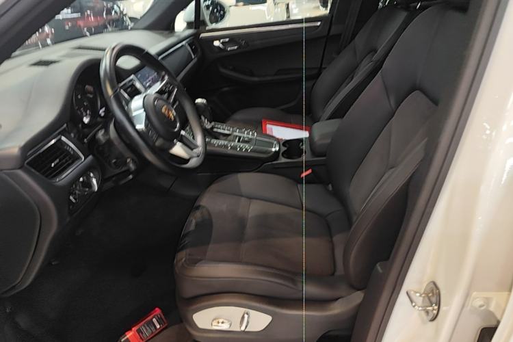 Used Porsche Macan 2017 Macan 2.0T Left Front Seat