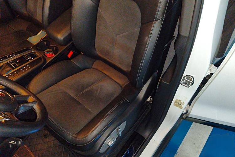 Used Porsche Macan 2017 Macan 2.0T Left Front Seat