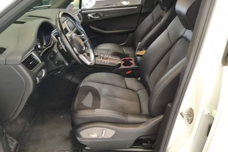 Used Porsche Macan 2017 Macan 2.0T Left Front Seat