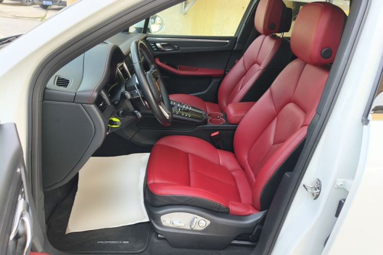 Used Porsche Macan 2017 Macan 2.0T Left Front Seat