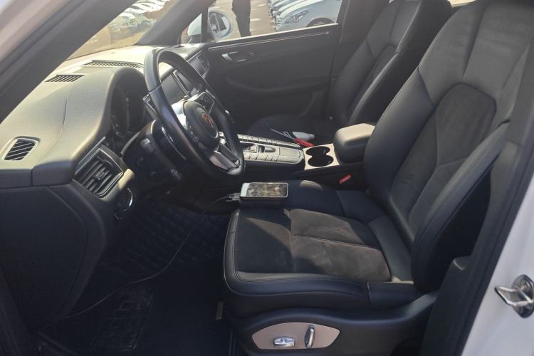 Used Porsche Macan 2017 Macan 2.0T Left Front Seat