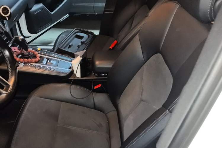 Used Porsche Macan 2017 Macan 2.0T Left Front Seat