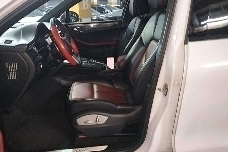 Used Porsche Macan 2017 Macan 2.0T Left Front Seat