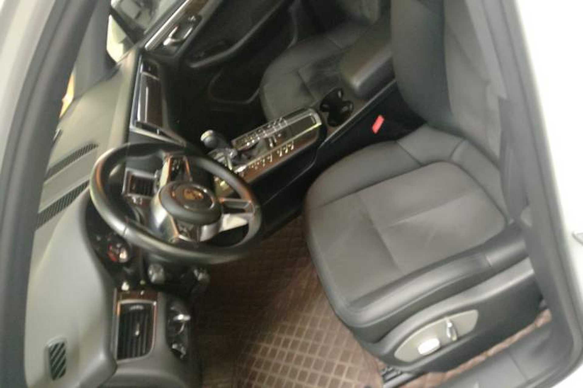 Used Porsche Macan 2017 Macan 2.0T Left Front Seat