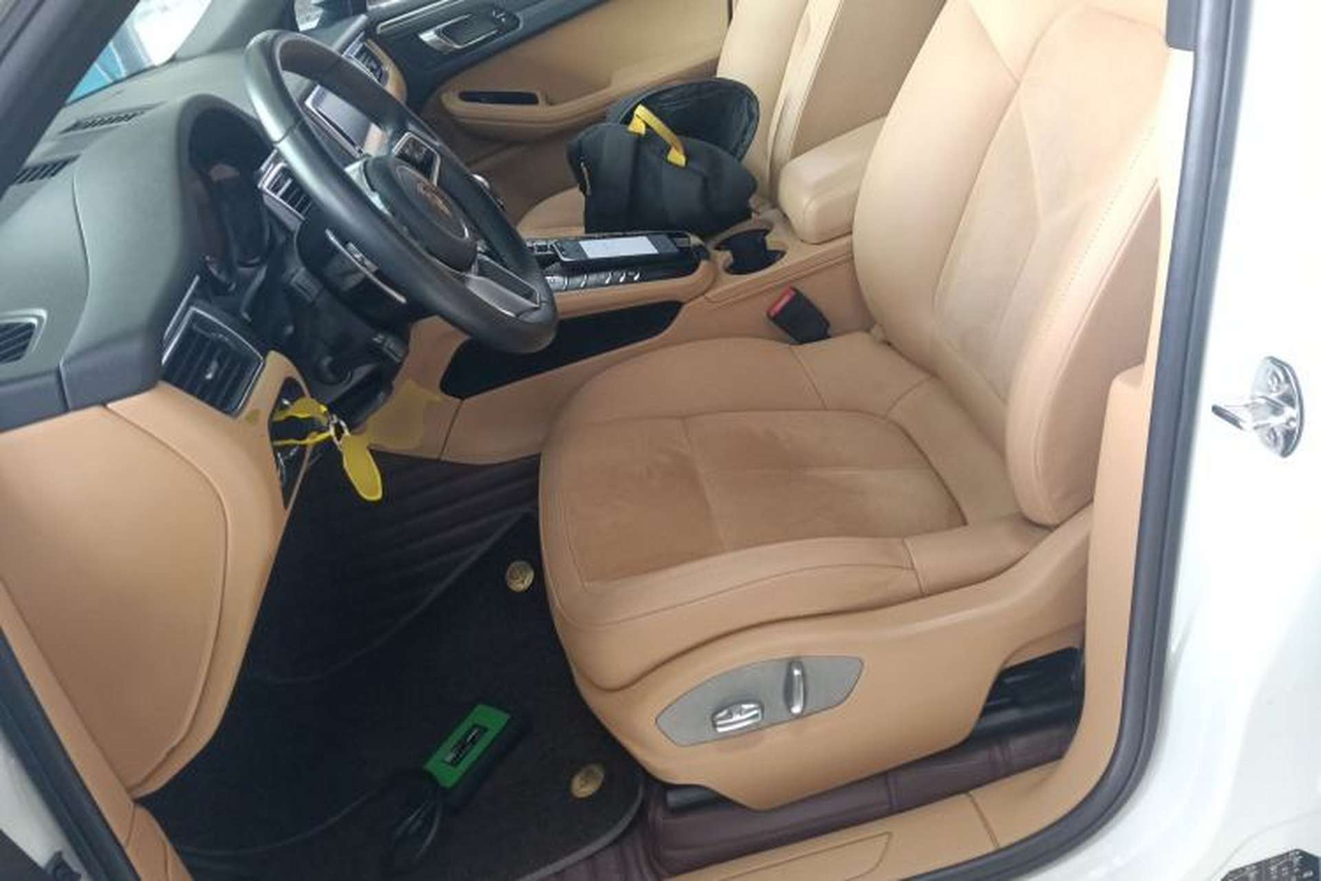 Used Porsche Macan 2017 Macan 2.0T Left Front Seat
