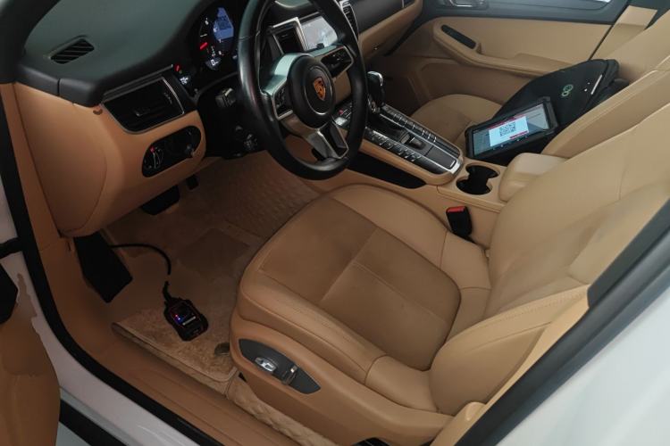 Used Porsche Macan 2017 Macan 2.0T Left Front Seat