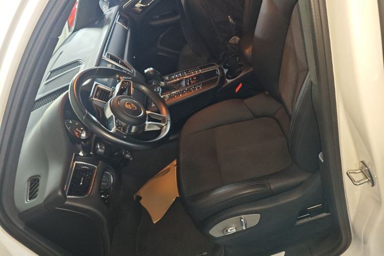Used Porsche Macan 2017 Macan 2.0T Left Front Seat