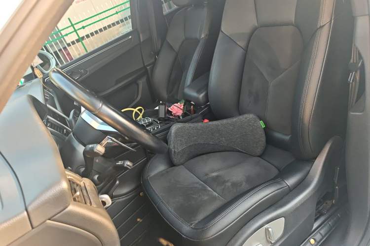 Used Porsche Macan 2017 Macan 2.0T Left Front Seat