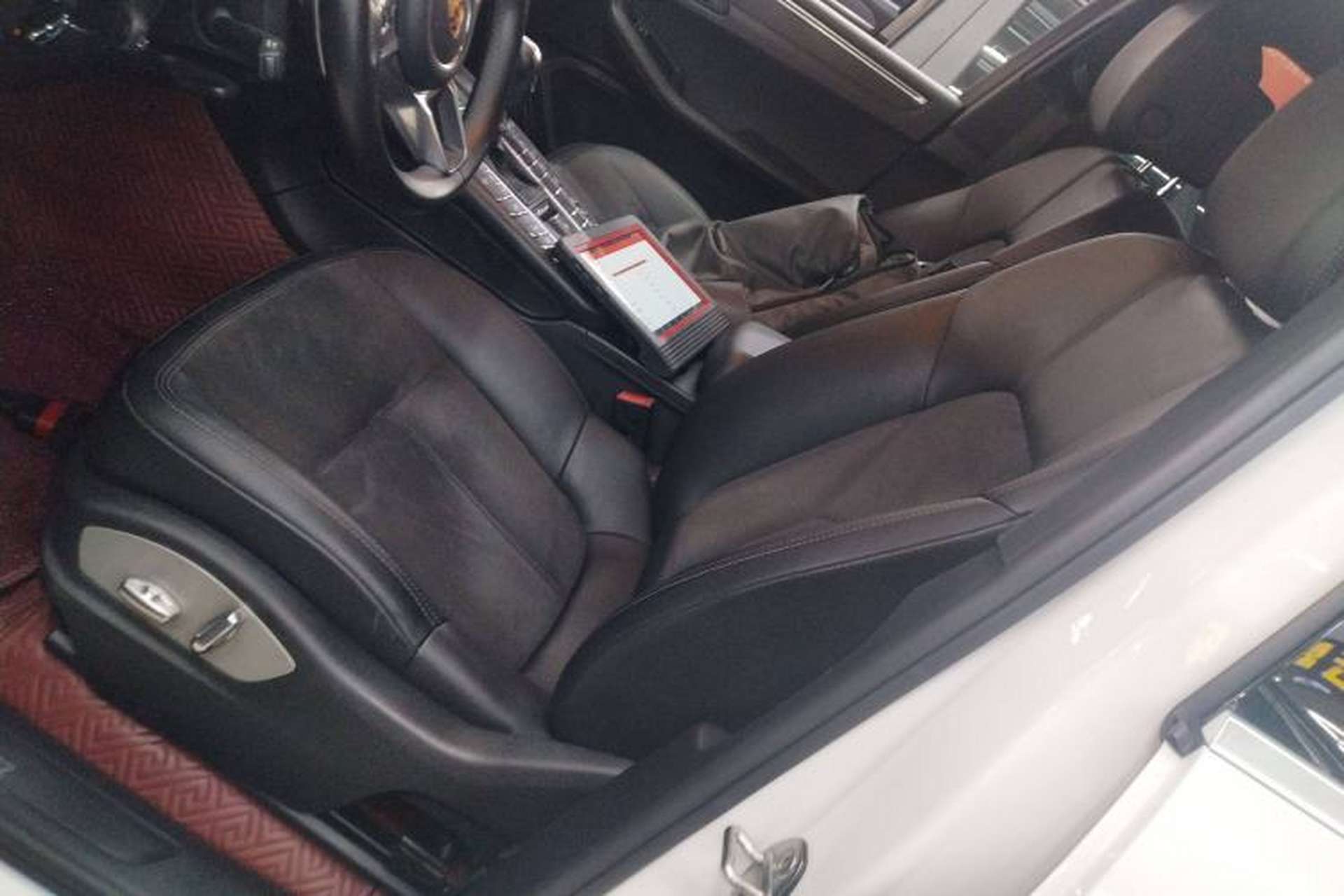 Used Porsche Macan 2017 Macan 2.0T Left Front Seat