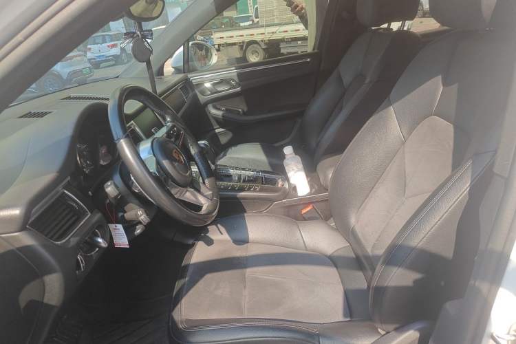Used Porsche Macan 2017 Macan 2.0T Left Front Seat