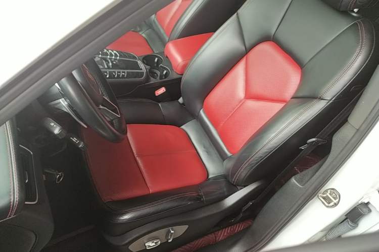 Used Porsche Macan 2017 Macan 2.0T Left Front Seat