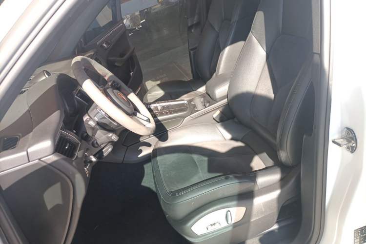 Used Porsche Macan 2017 Macan 2.0T Left Front Seat
