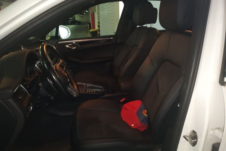 Used Porsche Macan 2017 Macan 2.0T Left Front Seat