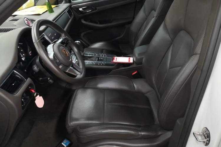 Used Porsche Macan 2017 Macan 2.0T Left Front Seat