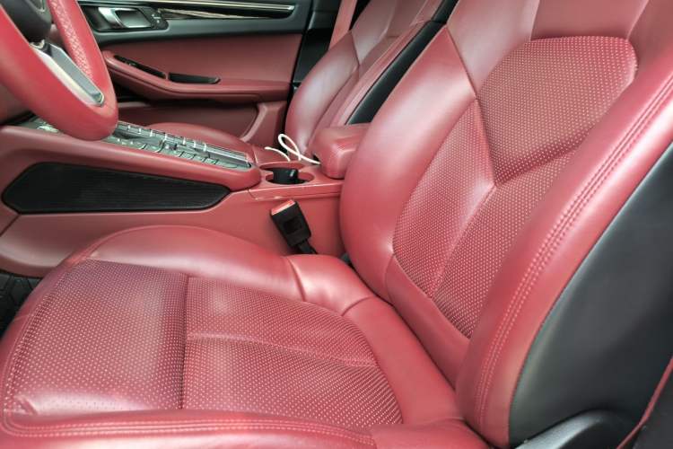 Used Porsche Macan 2017 Macan S 3.0T Left Front Seat