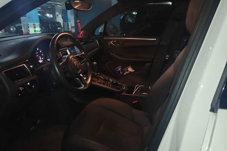 Used Porsche Macan 2017 Macan 2.0T Left Front Seat