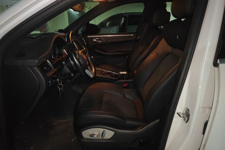 Used Porsche Macan 2017 Macan 2.0T Left Front Seat