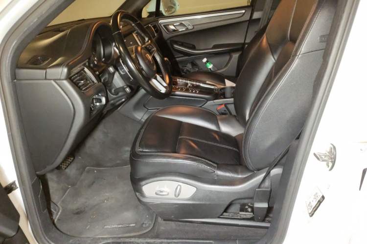 Used Porsche Macan 2017 Macan 2.0T Left Front Seat