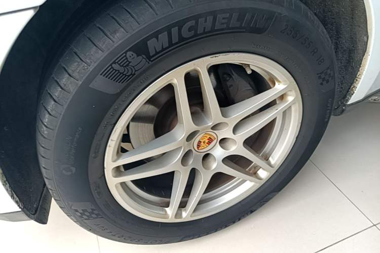 Used Porsche Macan 2017 Macan 2.0T Left Front Wheel Hub