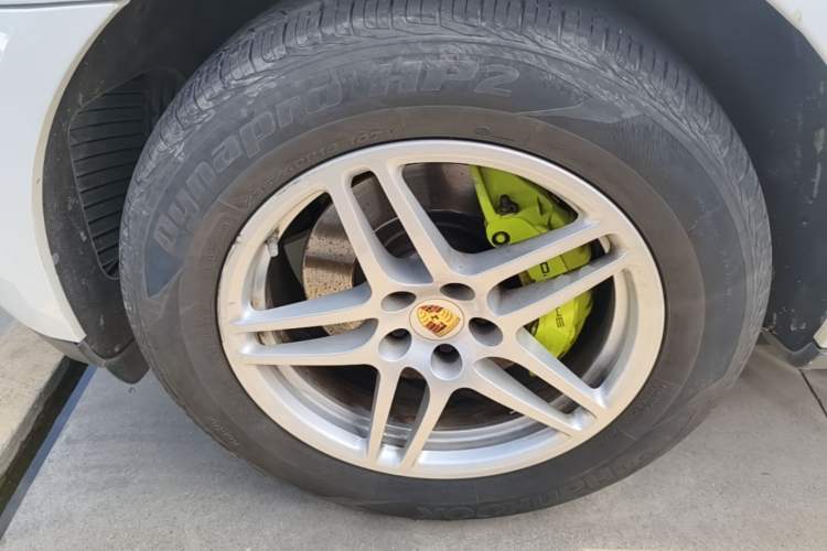 Used Porsche Macan 2017 Macan S 3.0T Left Front Wheel Hub