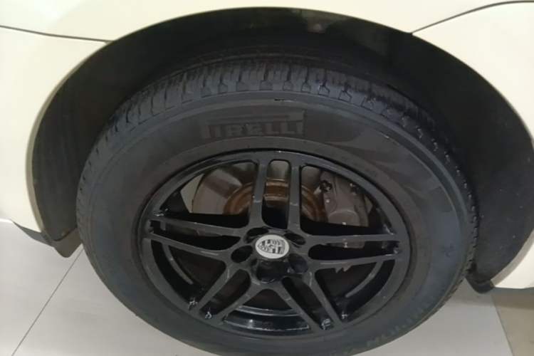Used Porsche Macan 2017 Macan 2.0T Left Front Wheel Hub