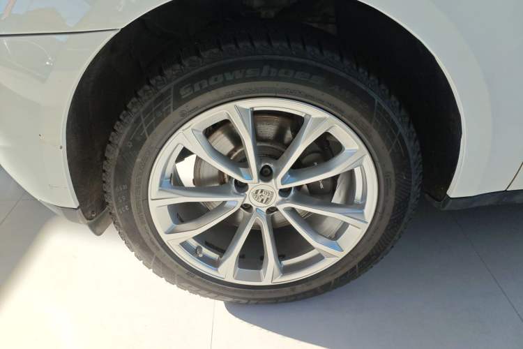 Used Porsche Macan 2017 Macan 2.0T Left Front Wheel Hub
