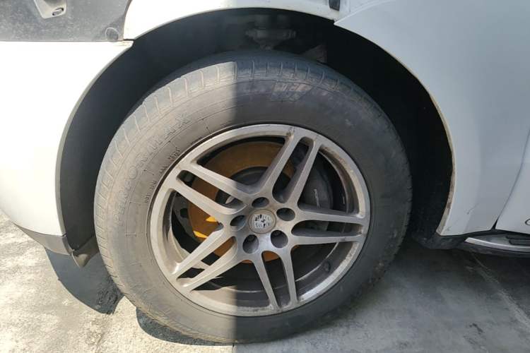 Used Porsche Macan 2017 Macan 2.0T Left Front Wheel Hub